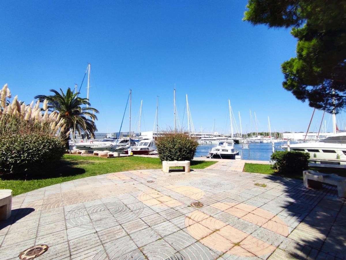 Magnifique T2 Au Calme Avec Une Superbe Vue Sur Le Port كانيه المظهر الخارجي الصورة